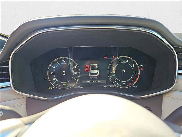 New 2025 Jaguar F-PACE R-Dynamic S image 17