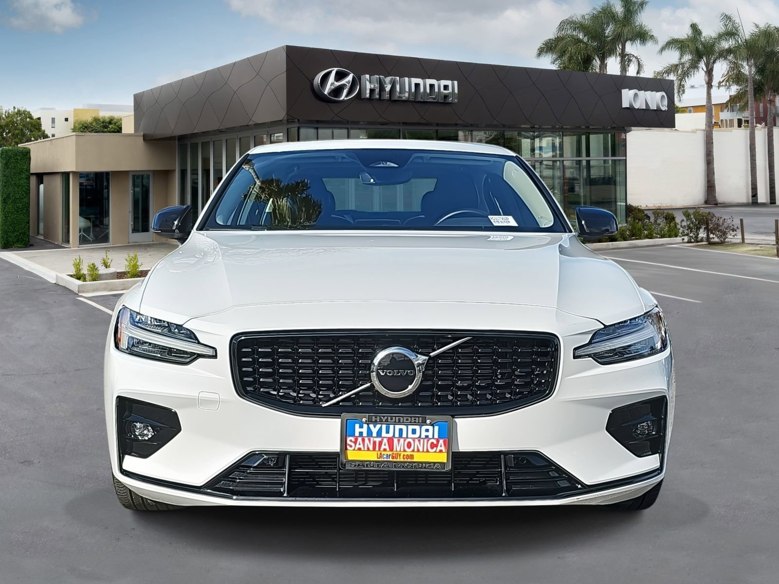 Used 2024 Volvo S60 B5 Core image 8