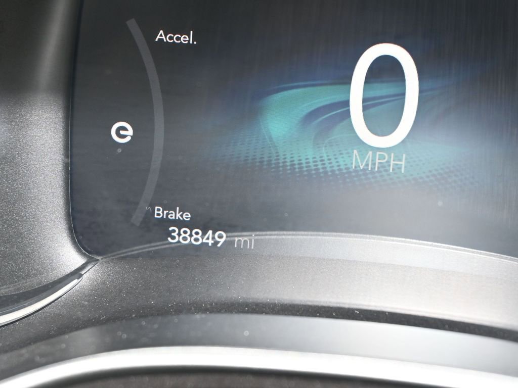 Used 2024 Chrysler Pacifica Select image 31