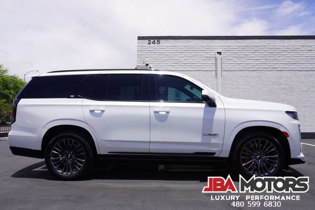 Used 2023 Cadillac Escalade V AWD/4WD image 14