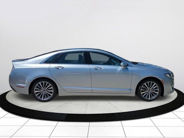 Used 2020 Lincoln MKZ FWD image 2