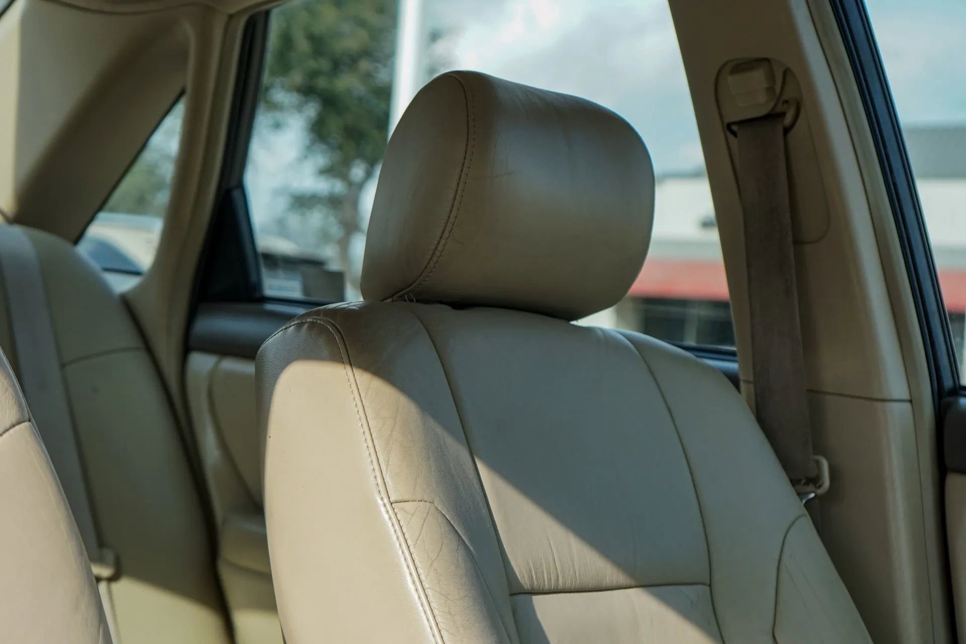 Used 2004 Toyota Avalon XLS image 38