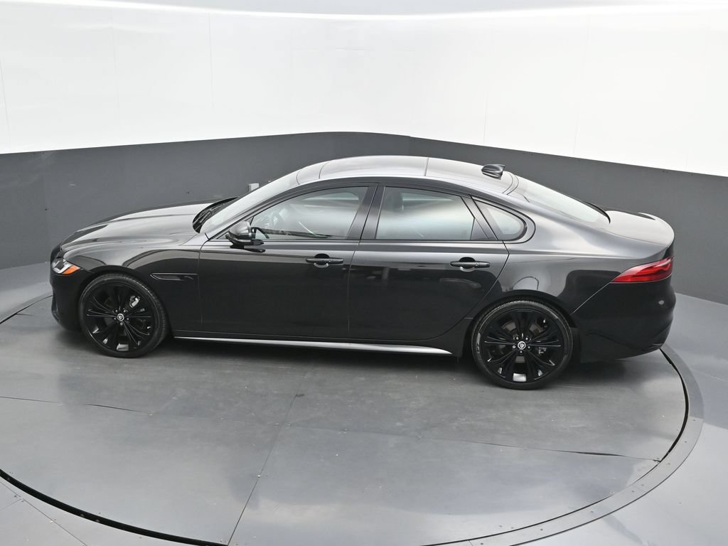 Certified 2024 Jaguar XF R-Dynamic SE AWD/4WD image 32