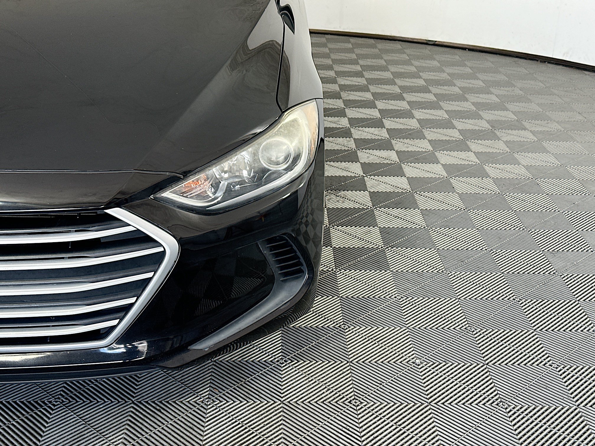 Used 2018 Hyundai Elantra SE w/ SE Connectivity Package 04 FWD image 9