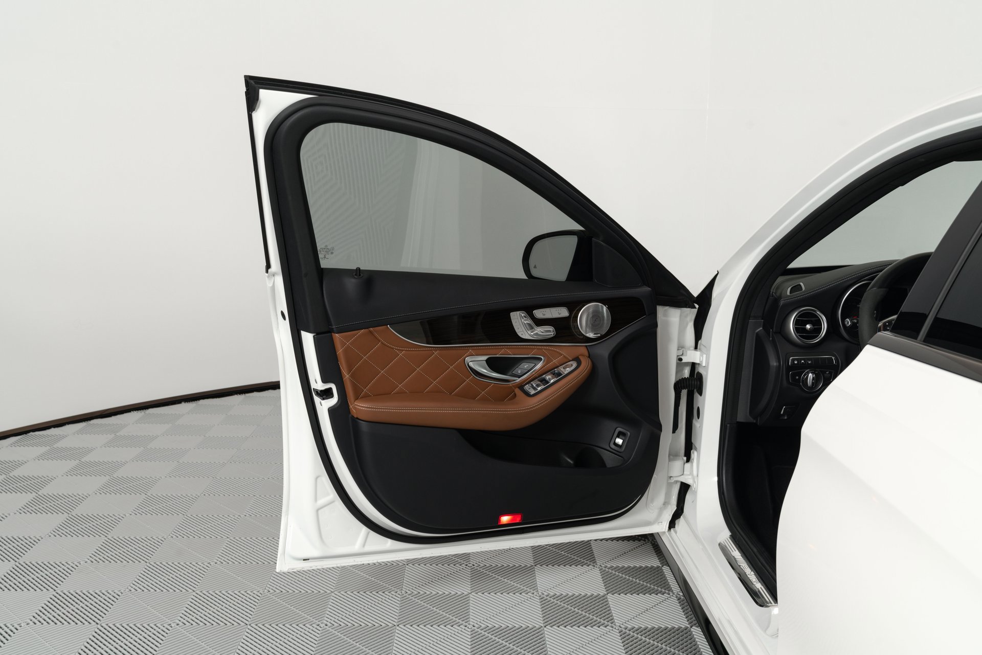 Used 2018 Mercedes-Benz C 63 AMG S w/ Driver Assistance Package image 9