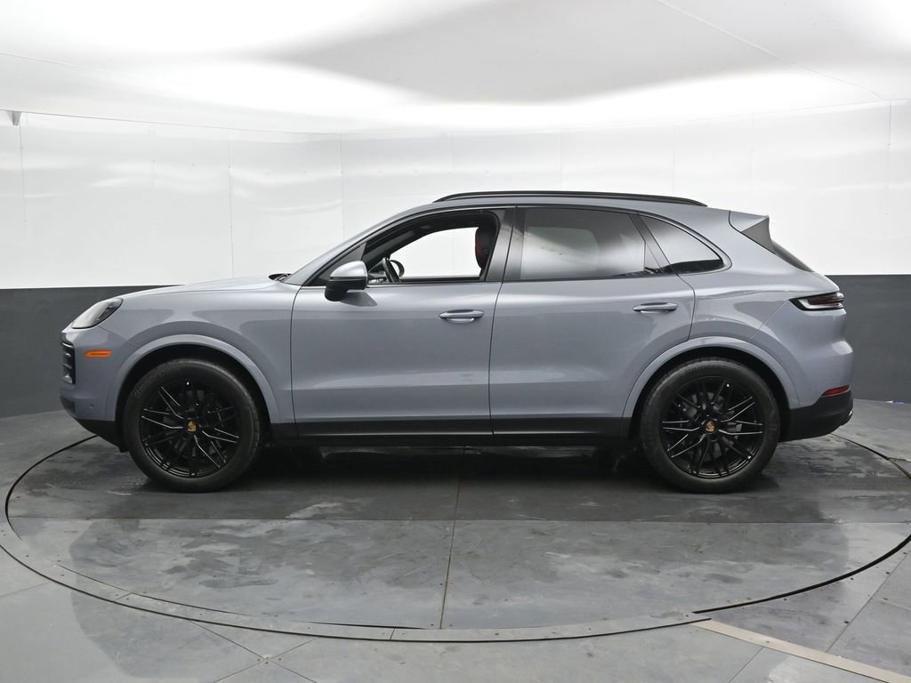 Used 2024 Porsche Cayenne image 9