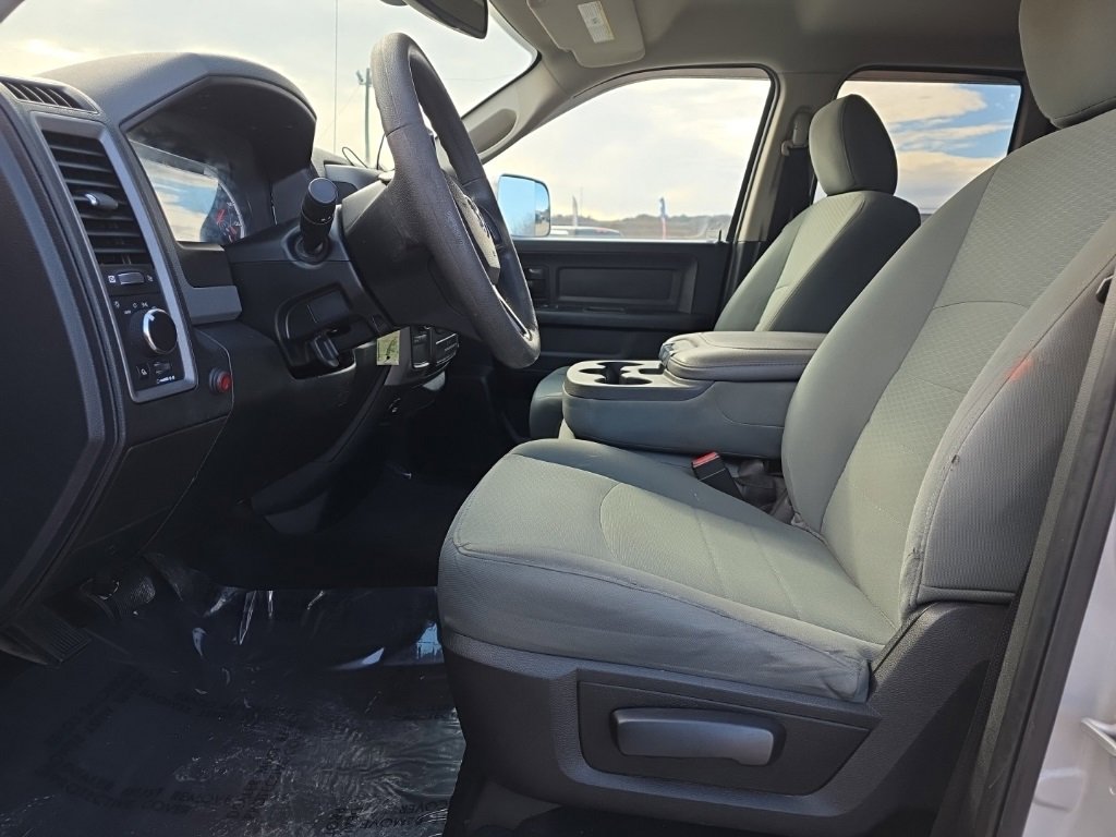 Used 2018 RAM 1500 ST w/ SXT Appearance Group image 14