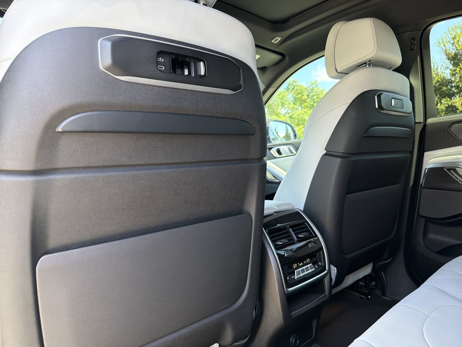 Certified 2024 BMW X6 M60i w/ Executive Package AWD/4WD image 21