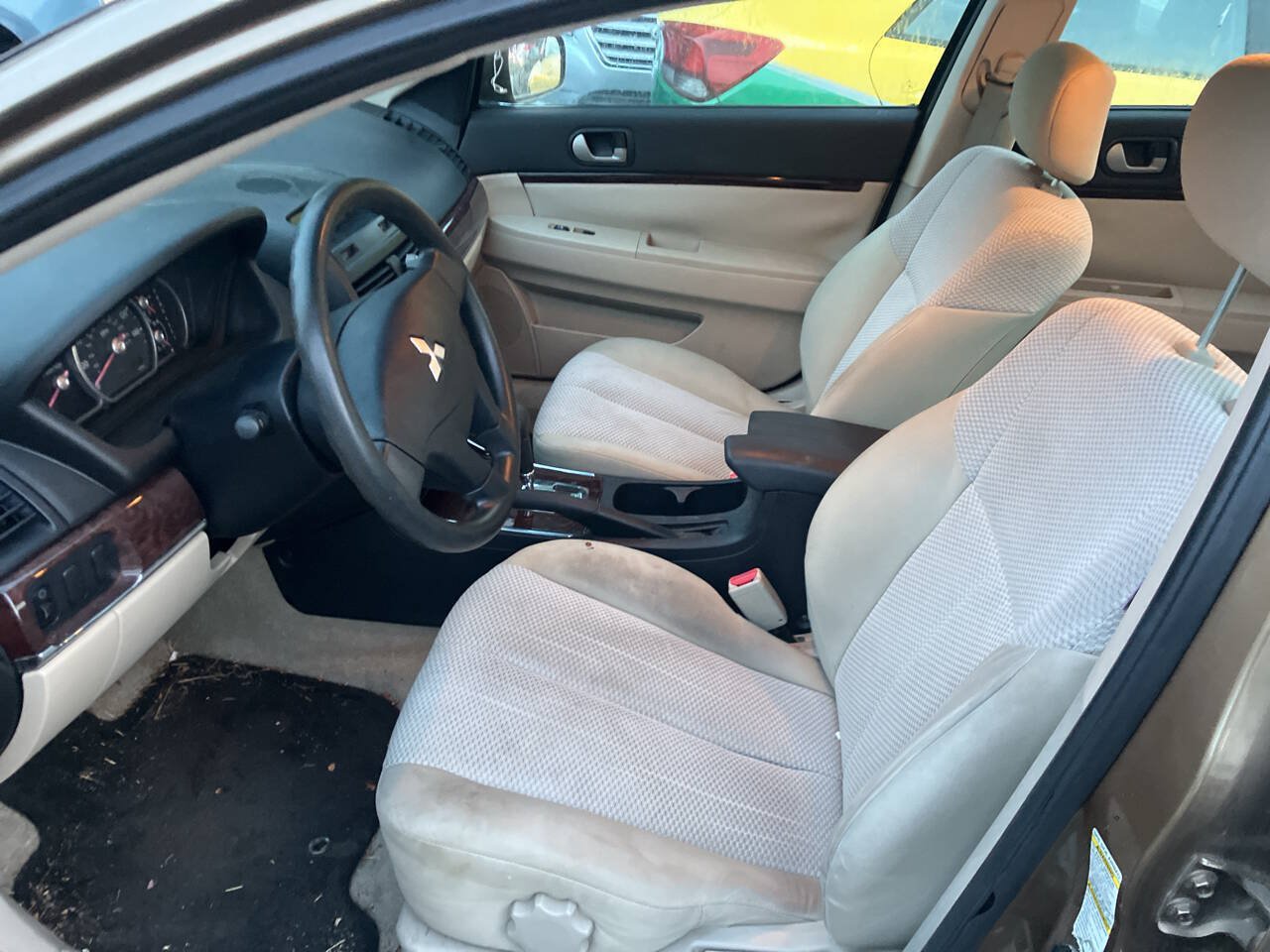 Used 2009 Mitsubishi Galant ES FWD image 4