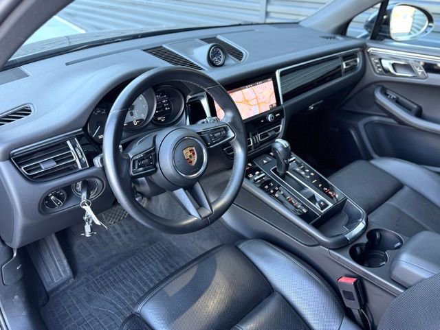 Used 2022 Porsche Macan S AWD/4WD image 4