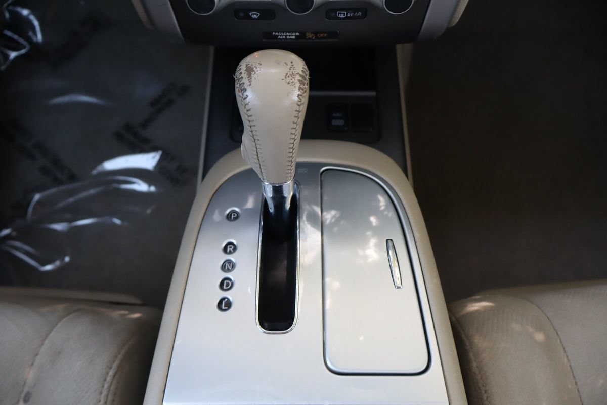 Used 2013 Nissan Murano SV AWD/4WD image 36