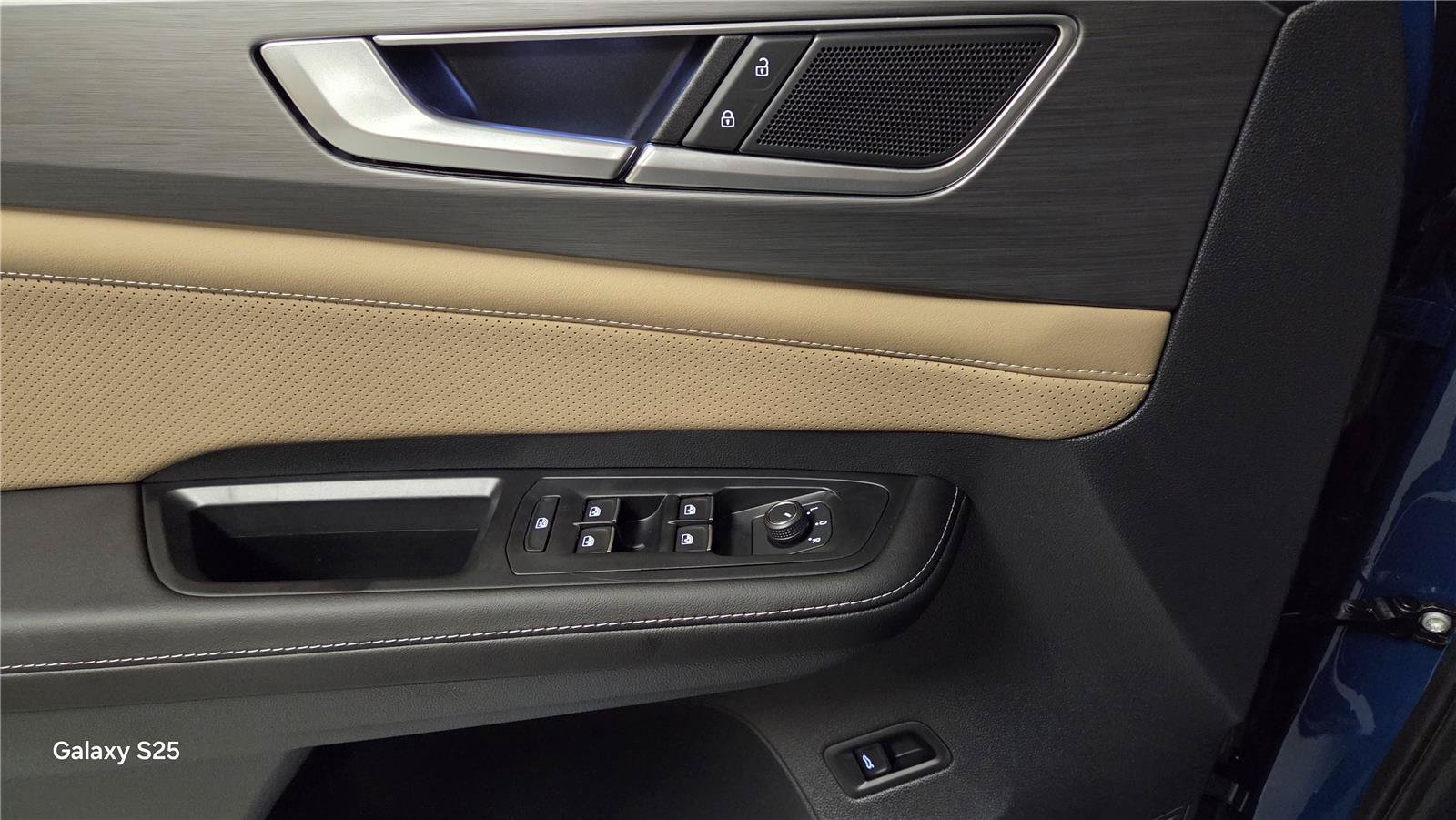 New 2026 Volkswagen Atlas Cross Sport SE AWD/4WD image 13