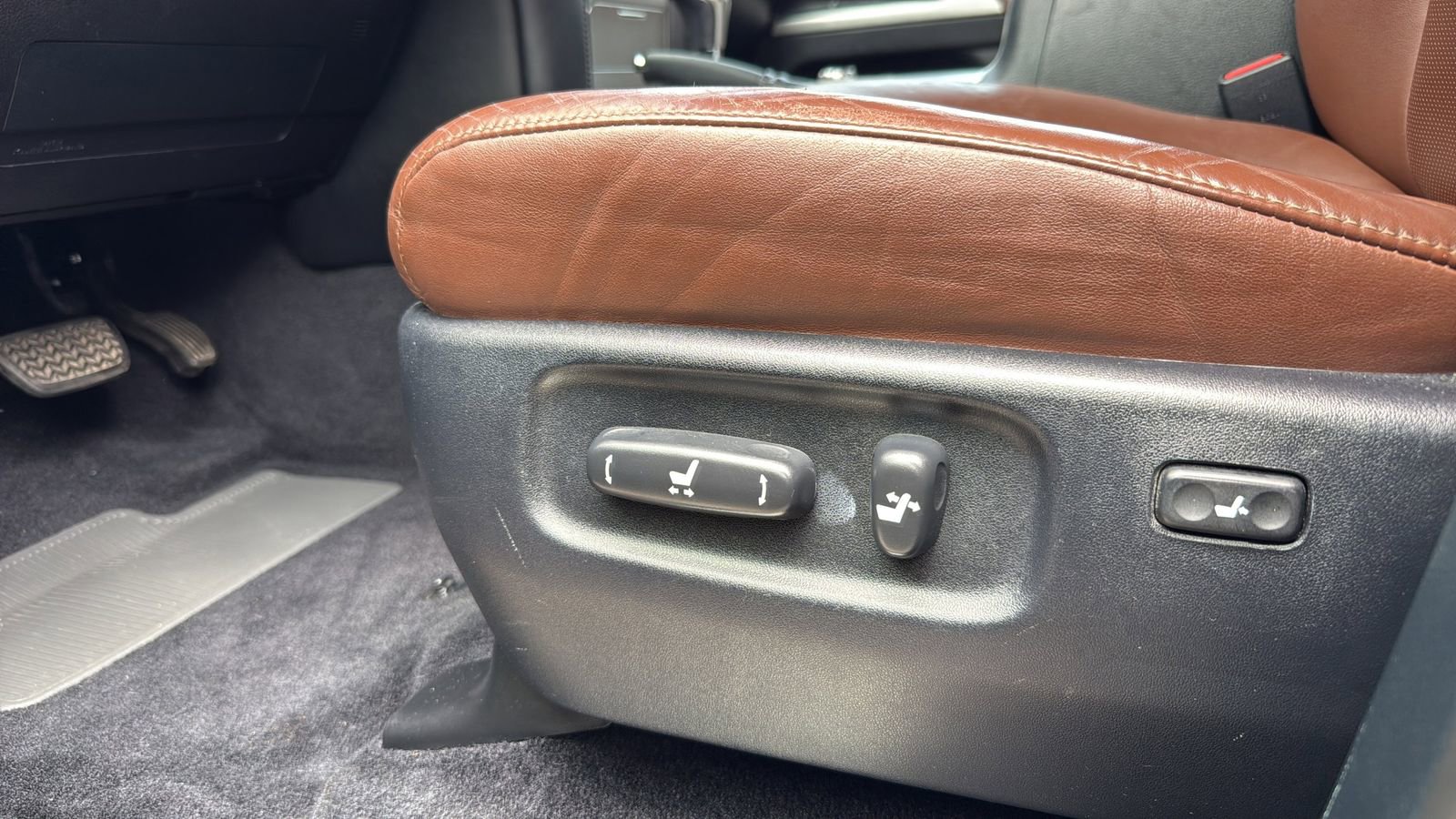 Used 2018 Toyota Land Cruiser AWD/4WD image 10