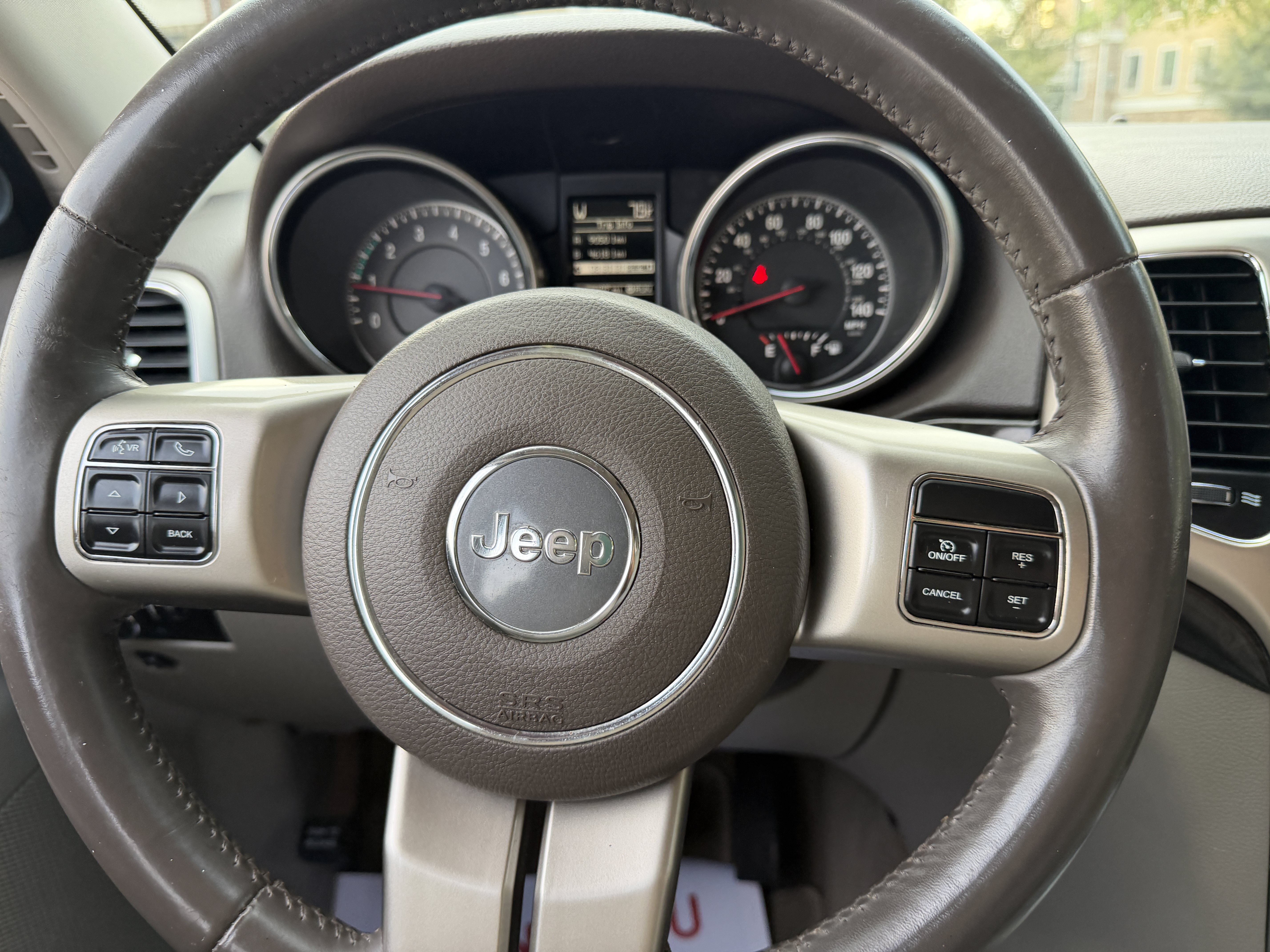 Used 2012 Jeep Grand Cherokee Laredo RWD image 31