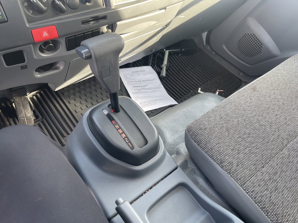 Used 2020 Isuzu NPR image 15