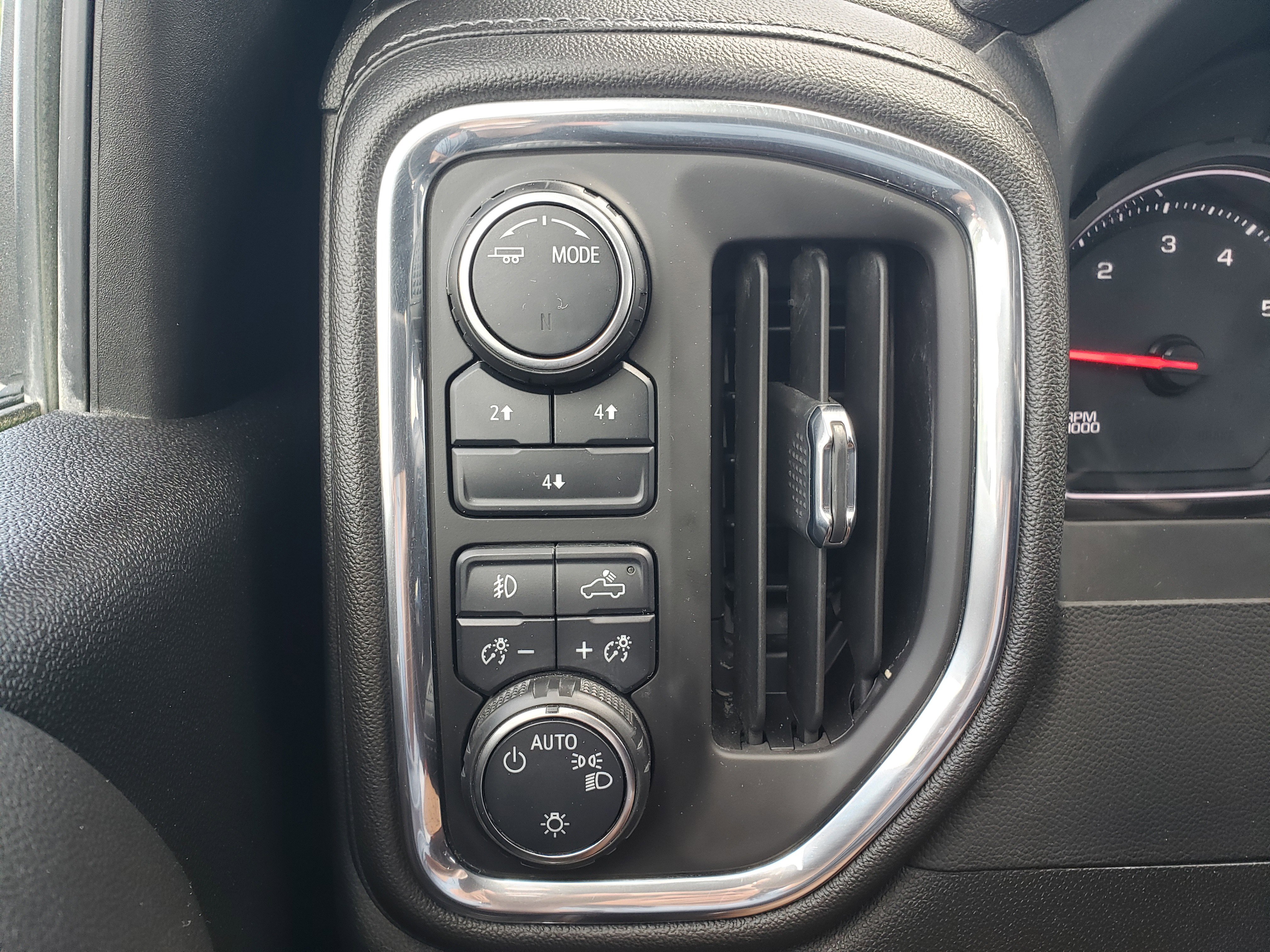Used 2023 Chevrolet Silverado 2500 LT w/ Convenience Package AWD/4WD image 14