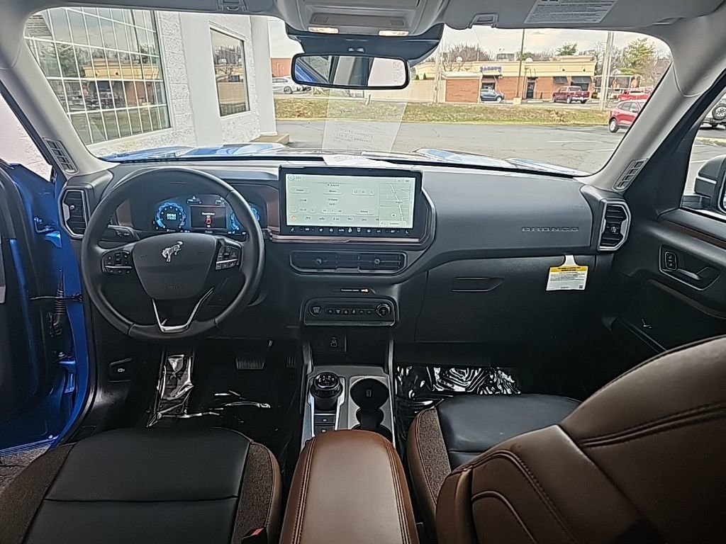 Used 2025 Ford Bronco Sport Outer Banks w/ Outer Banks Tech Package+ AWD/4WD image 12