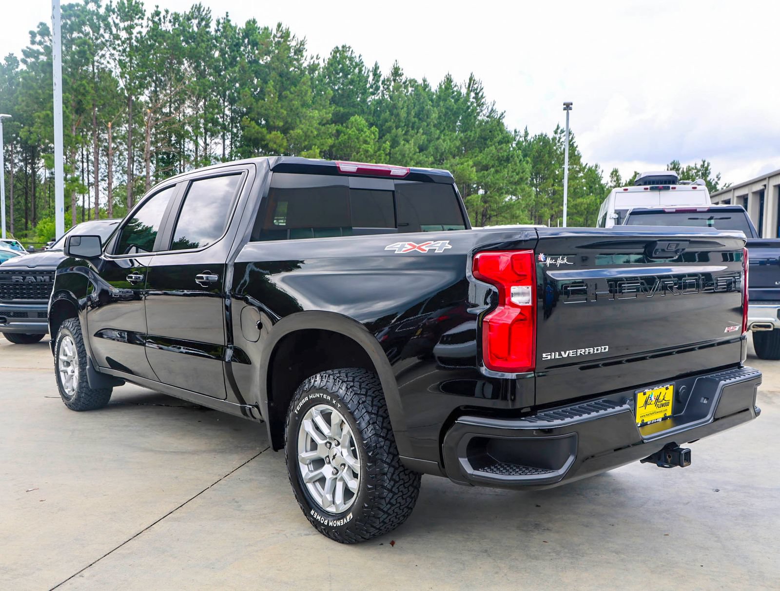 Used 2025 Chevrolet Silverado 1500 RST w/ Convenience Package II AWD/4WD image 7