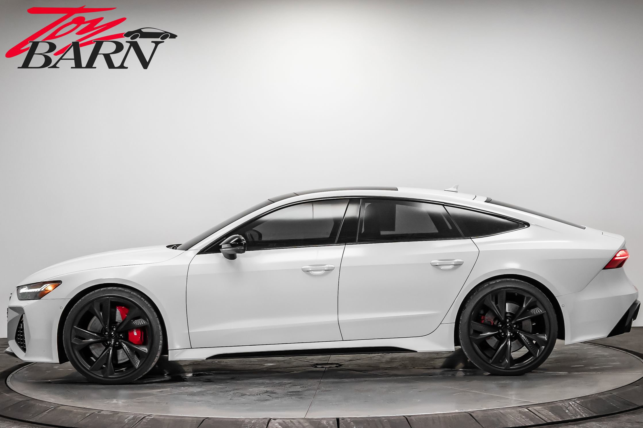 Used 2021 Audi RS 7 Sportback w/ RS 7 Executive Package image 2