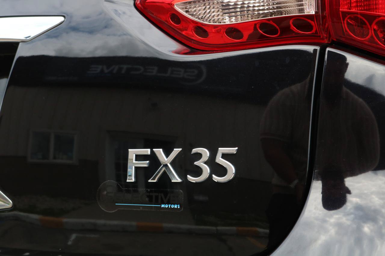 Used 2012 INFINITI FX35 AWD w/ Premium Pkg image 14