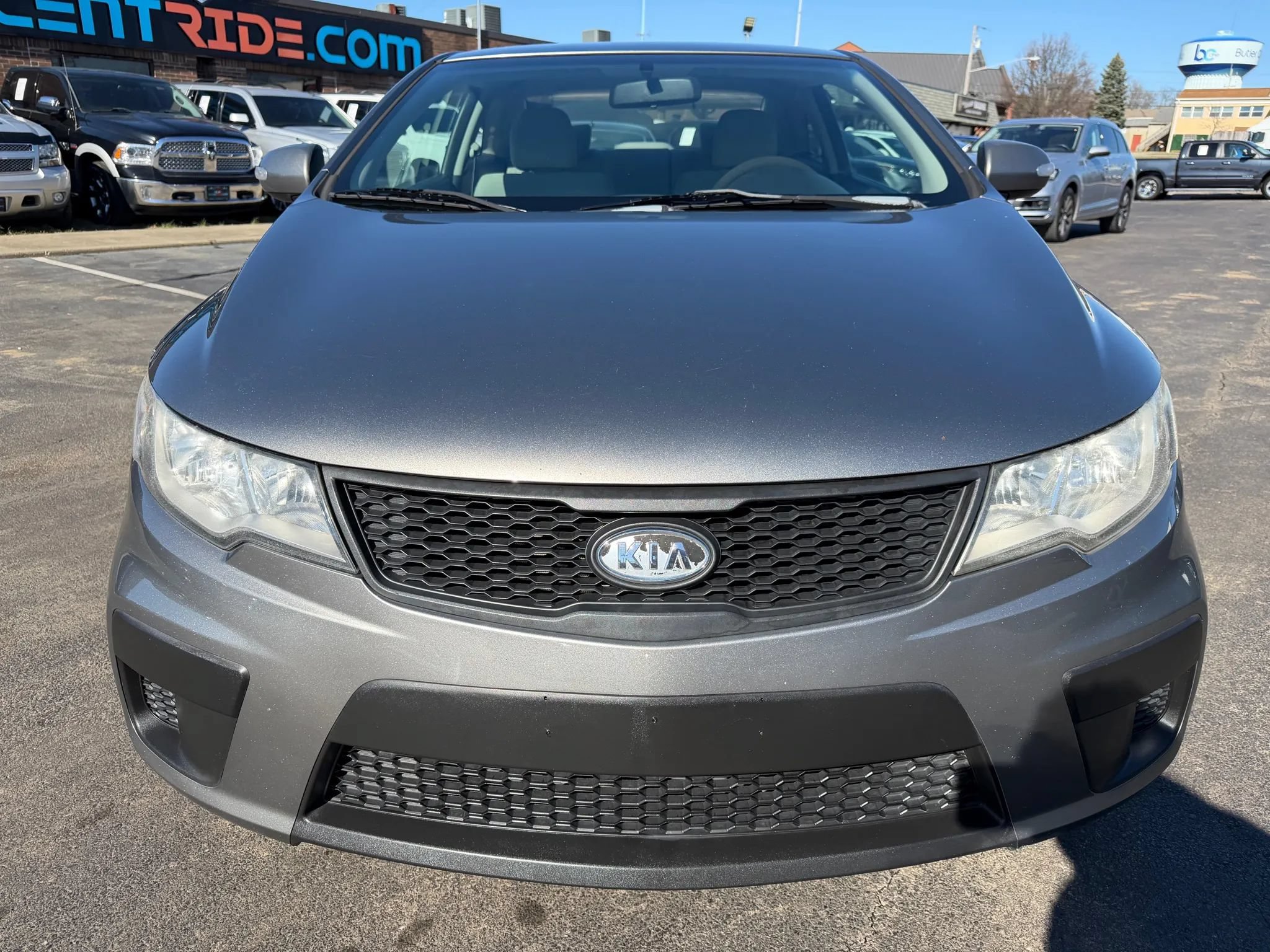 Used 2010 Kia Forte Koup EX FWD image 8