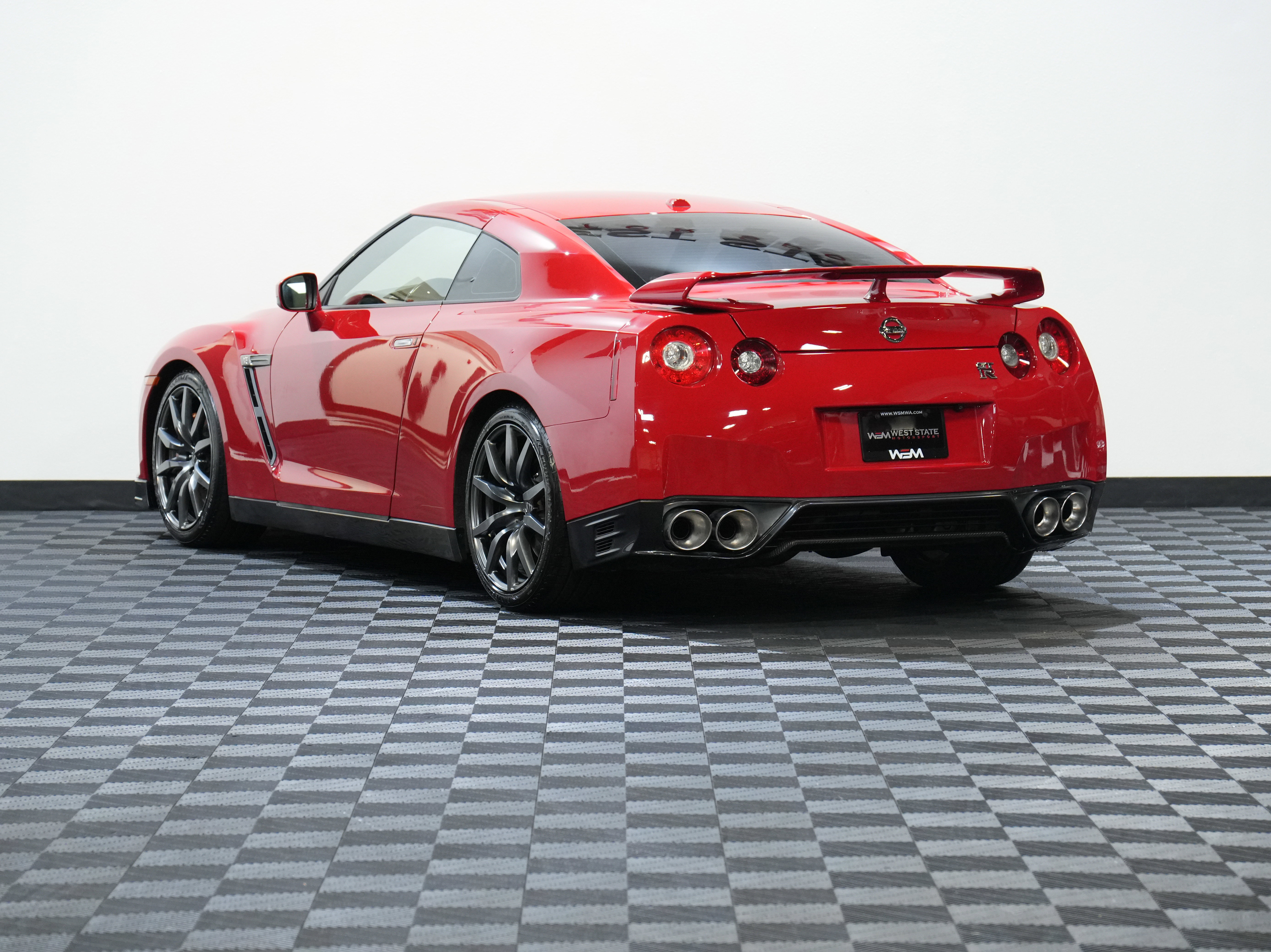 Used 2013 Nissan GT-R Premium AWD/4WD image 8