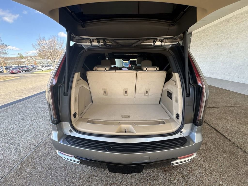 Certified 2023 Cadillac Escalade Premium Luxury w/ Performance Package image 27