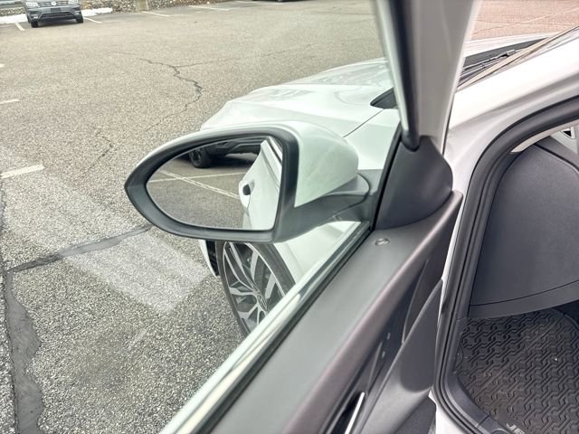 Certified 2025 Volkswagen Jetta SE w/ Sunroof Package image 15