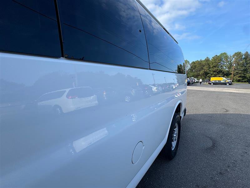 Used 2015 Chevrolet Express 3500 LT w/ LT Preferred Equipment Group image 15