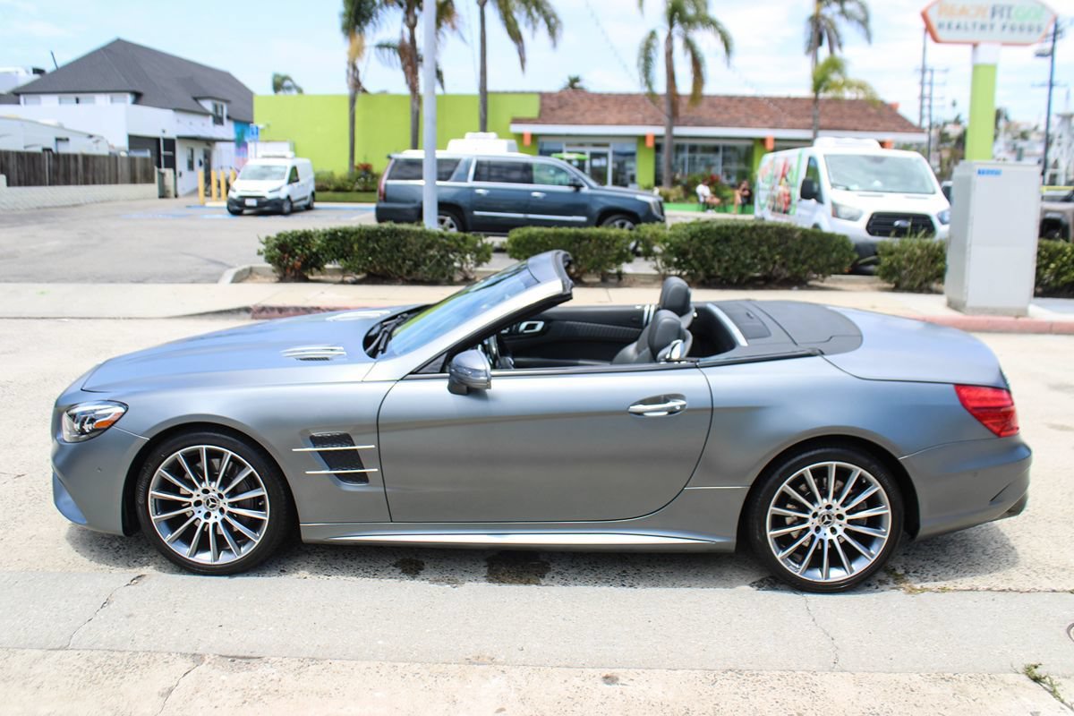 Used 2017 Mercedes-Benz SL 550 image 3
