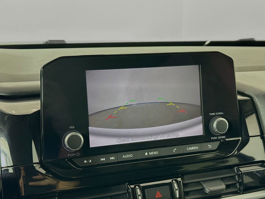 Used 2022 Nissan Pathfinder SV image 16