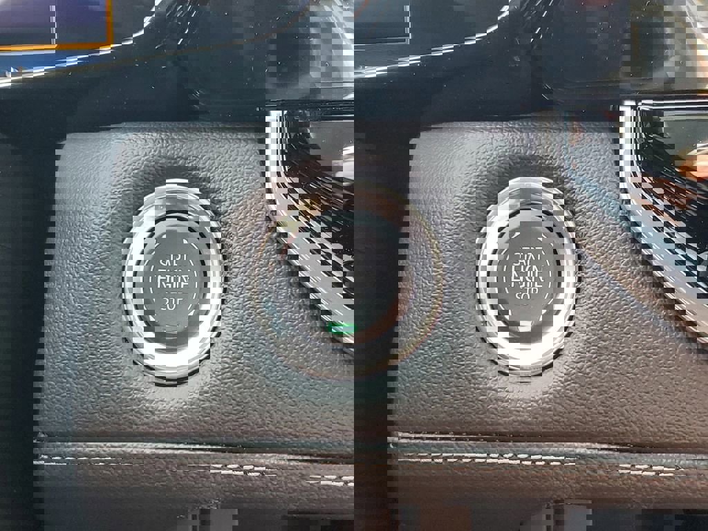 New 2025 Chevrolet Colorado LT w/ LT Convenience Package image 13