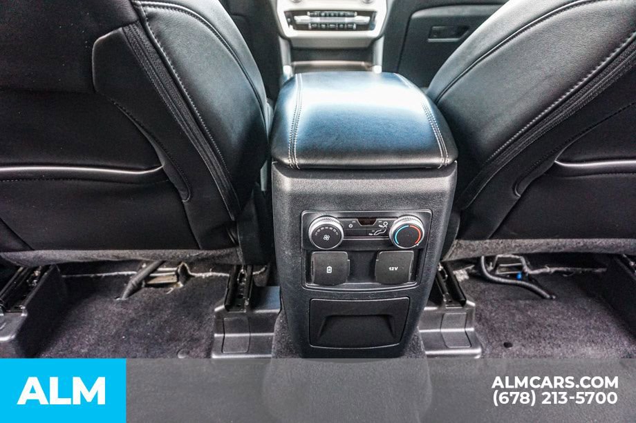 Used 2022 Ford Explorer XLT w/ Equipment Group 202A image 33