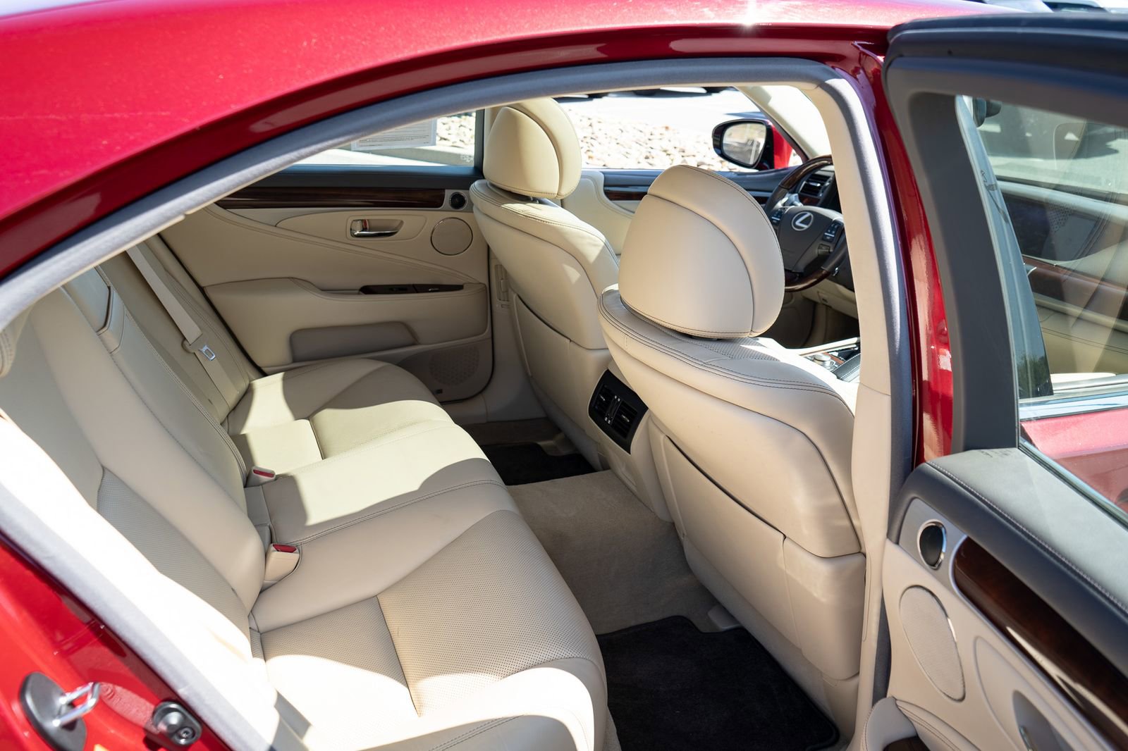 Used 2017 Lexus LS 460 AWD w/ Comfort Package image 21