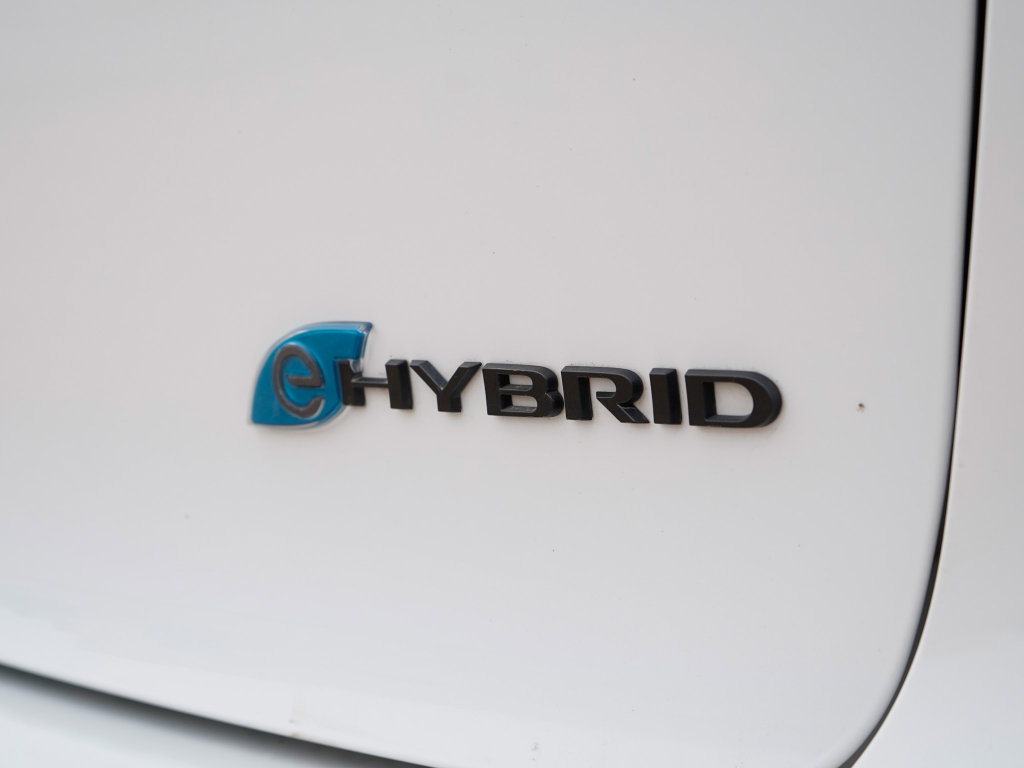 Used 2024 Chrysler Pacifica Limited image 8