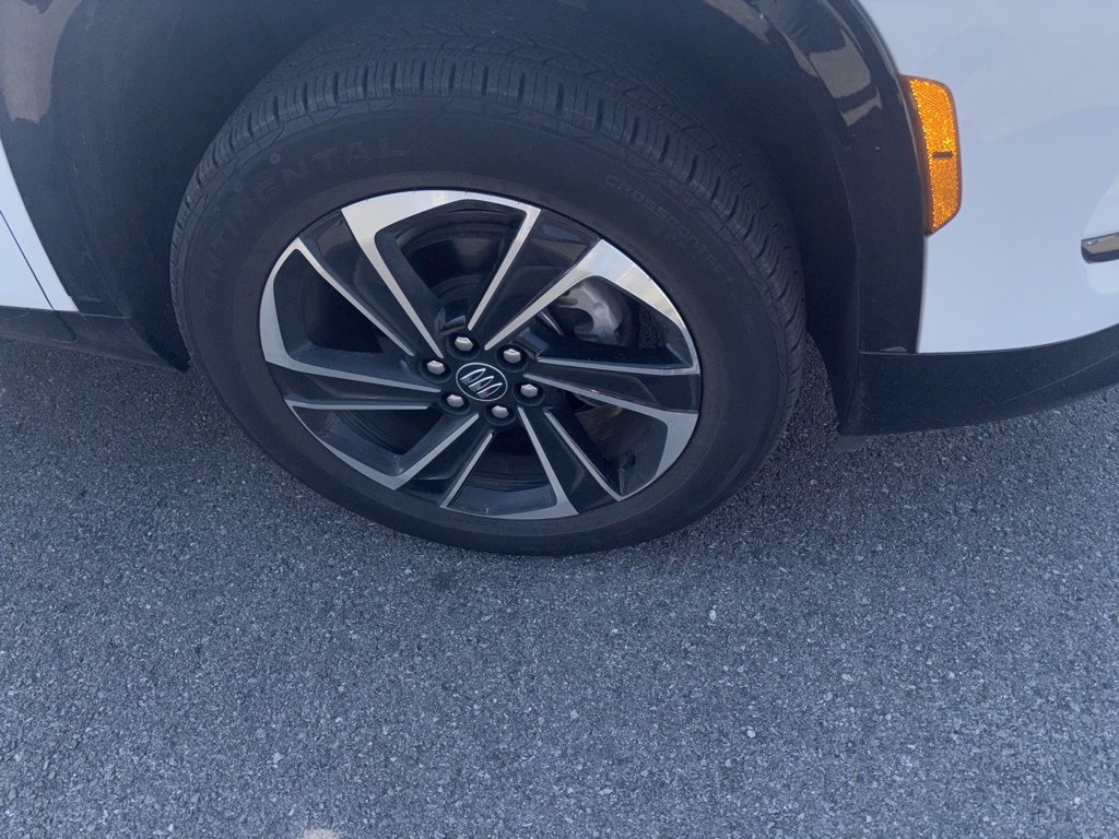 Used 2025 Buick Enclave Sport Touring image 5