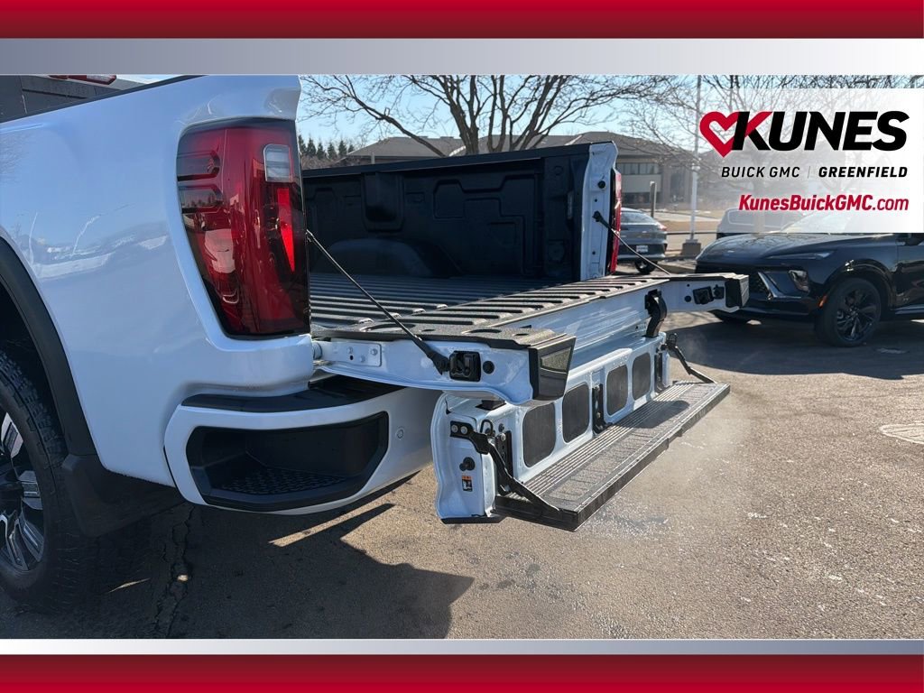 Used 2026 GMC Sierra 3500 Denali w/ Denali Reserve Package image 13