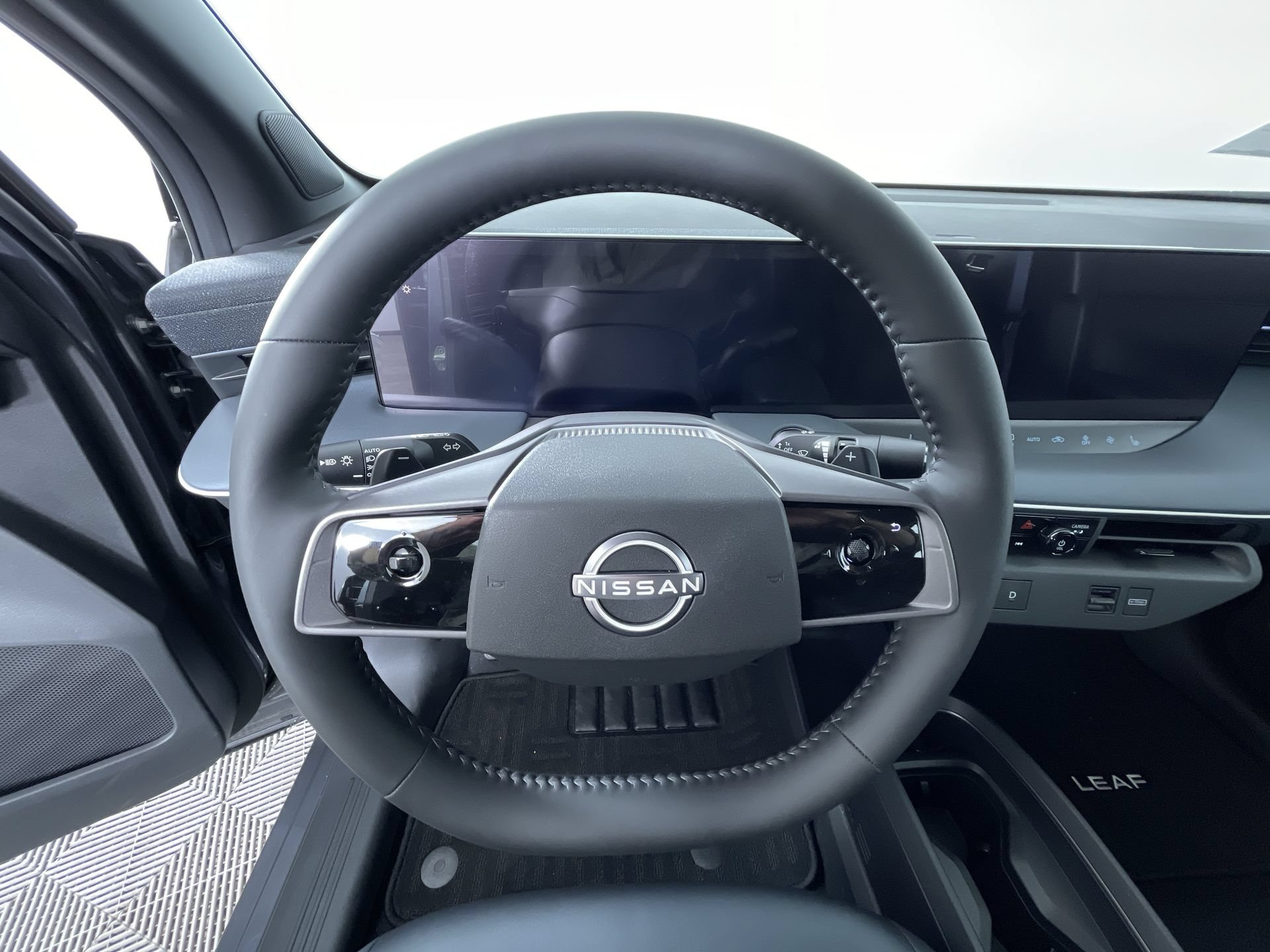 New 2026 Nissan Leaf SV+ w/ Floor Mat Package (SV+) FWD image 16