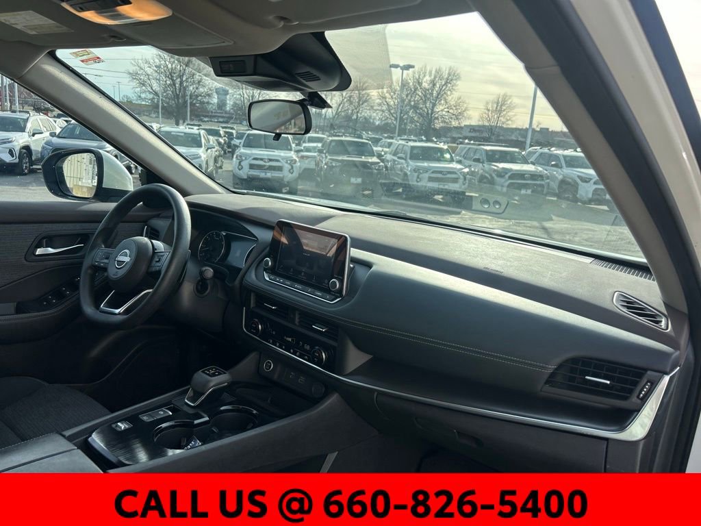 Used 2023 Nissan Rogue SV image 6