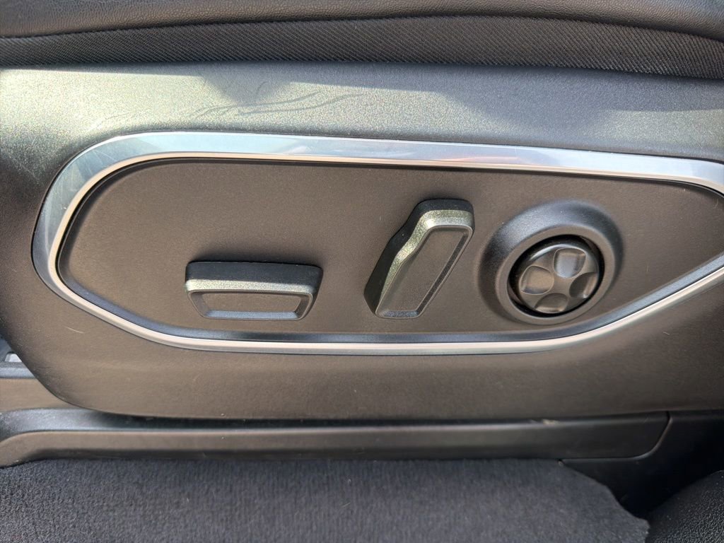 Used 2024 Jeep Wagoneer L Series II w/ Flexible Seating Group image 14