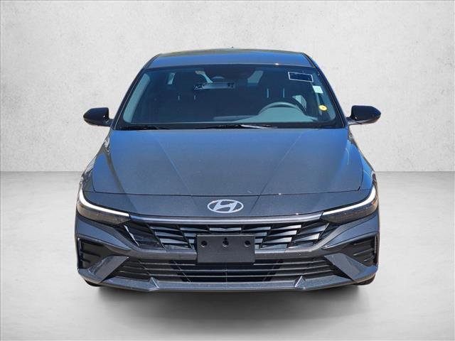 Used 2025 Hyundai Elantra Sport video 2
