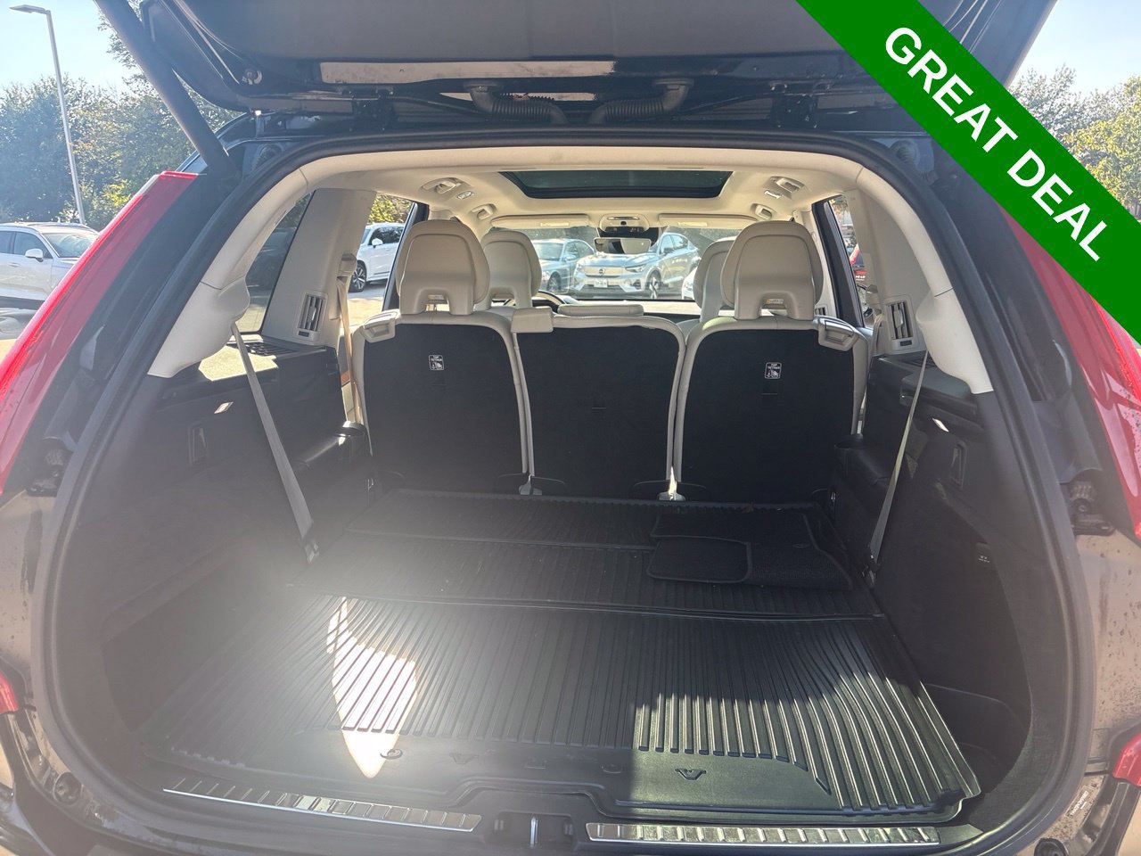 Used 2021 Volvo XC90 T6 Momentum w/ Advanced Package AWD/4WD image 11