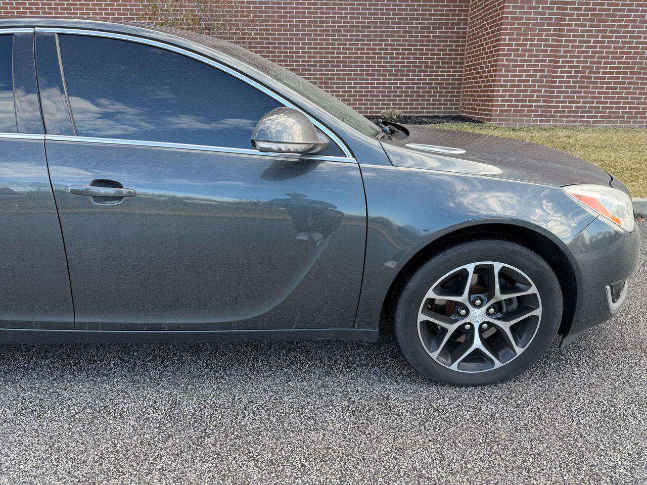 Used 2017 Buick Regal Sport Touring image 14