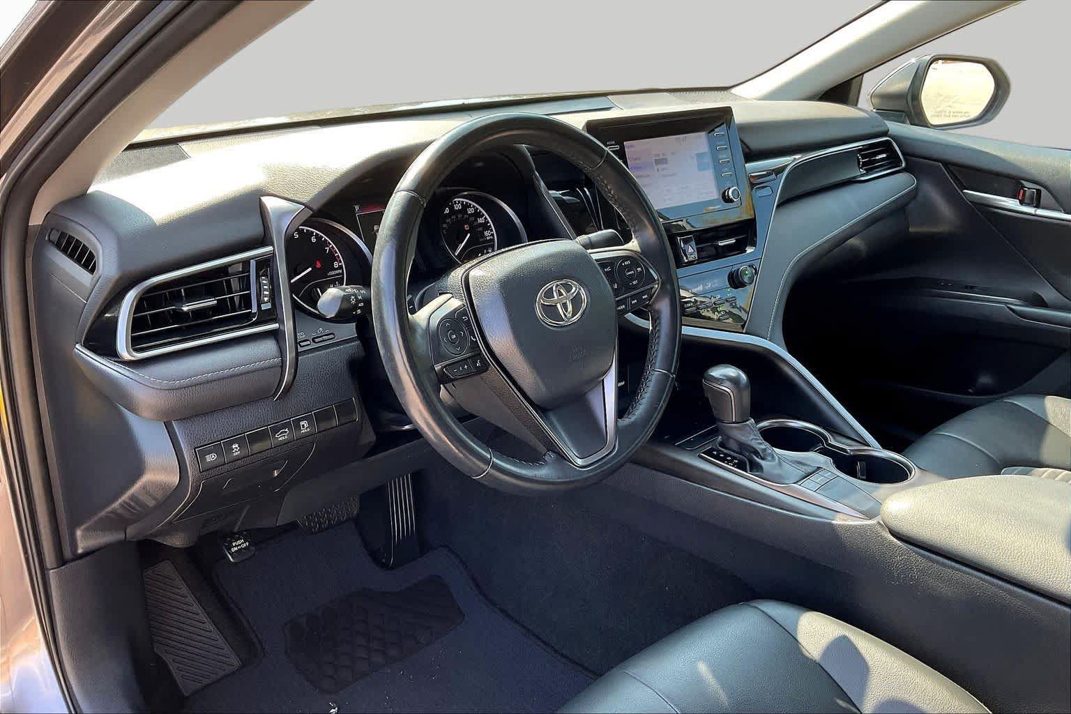 Used 2023 Toyota Camry SE FWD image 17