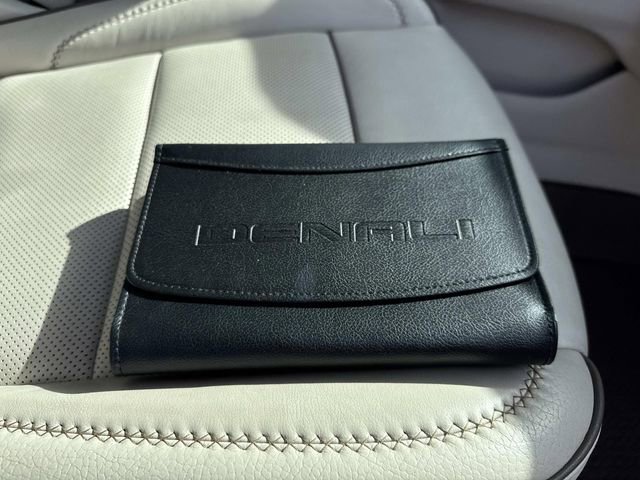 Used 2021 GMC Yukon XL Denali w/ Denali Premium Package image 35