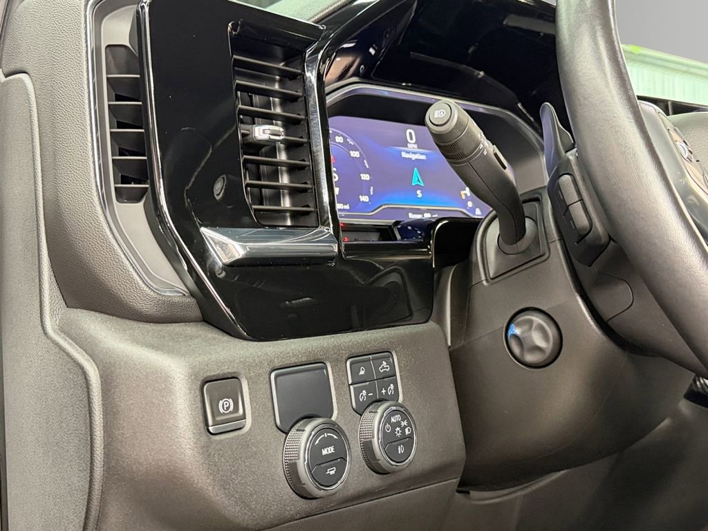 Used 2023 Chevrolet Silverado 1500 LTZ RWD image 17