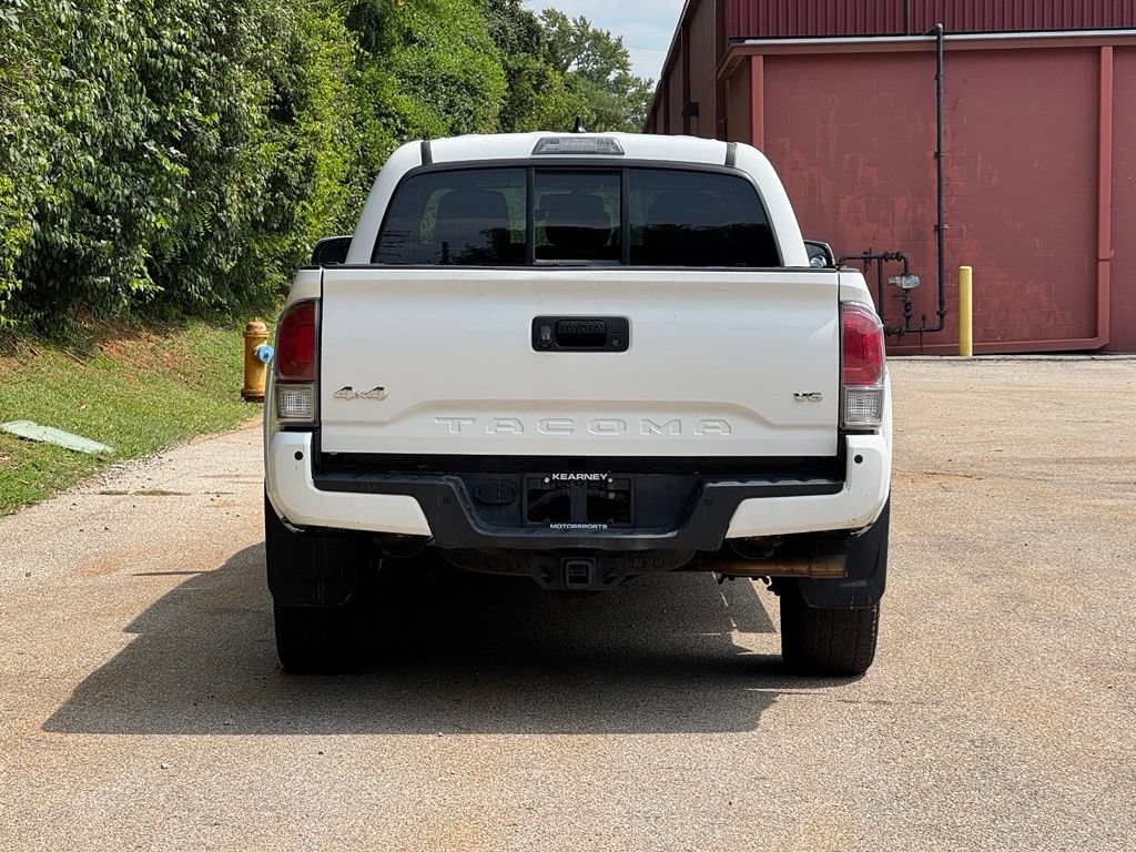 Used 2016 Toyota Tacoma Limited AWD/4WD image 6