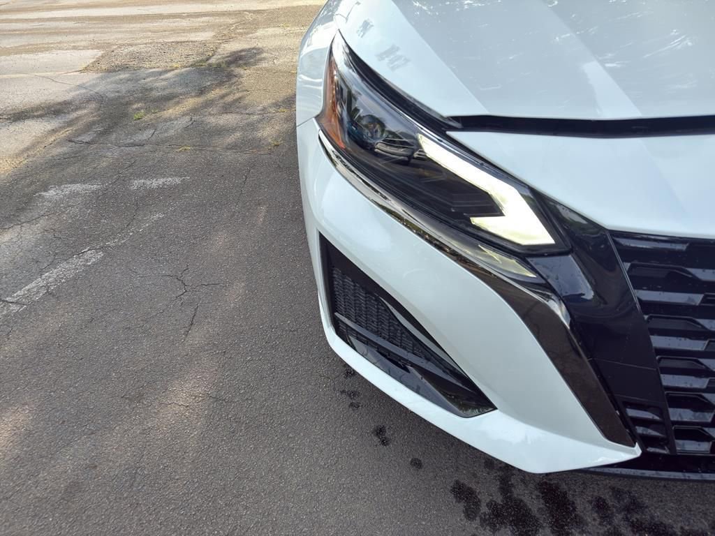 New 2025 Nissan Altima 2.5 SR w/ SR Premium Package image 10