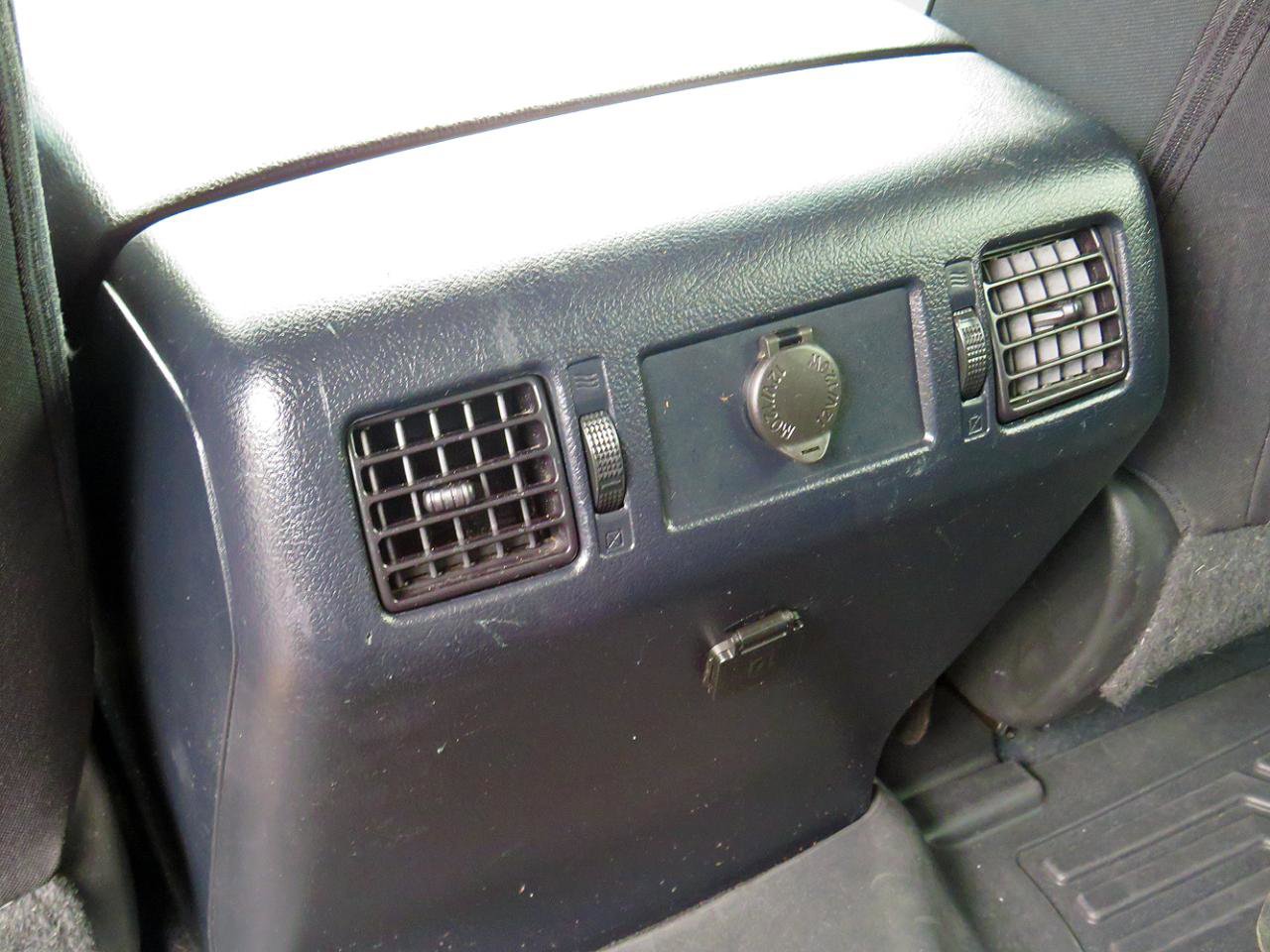 Used 2018 Toyota Tundra SR5 w/ SR5 Upgrade Package image 32