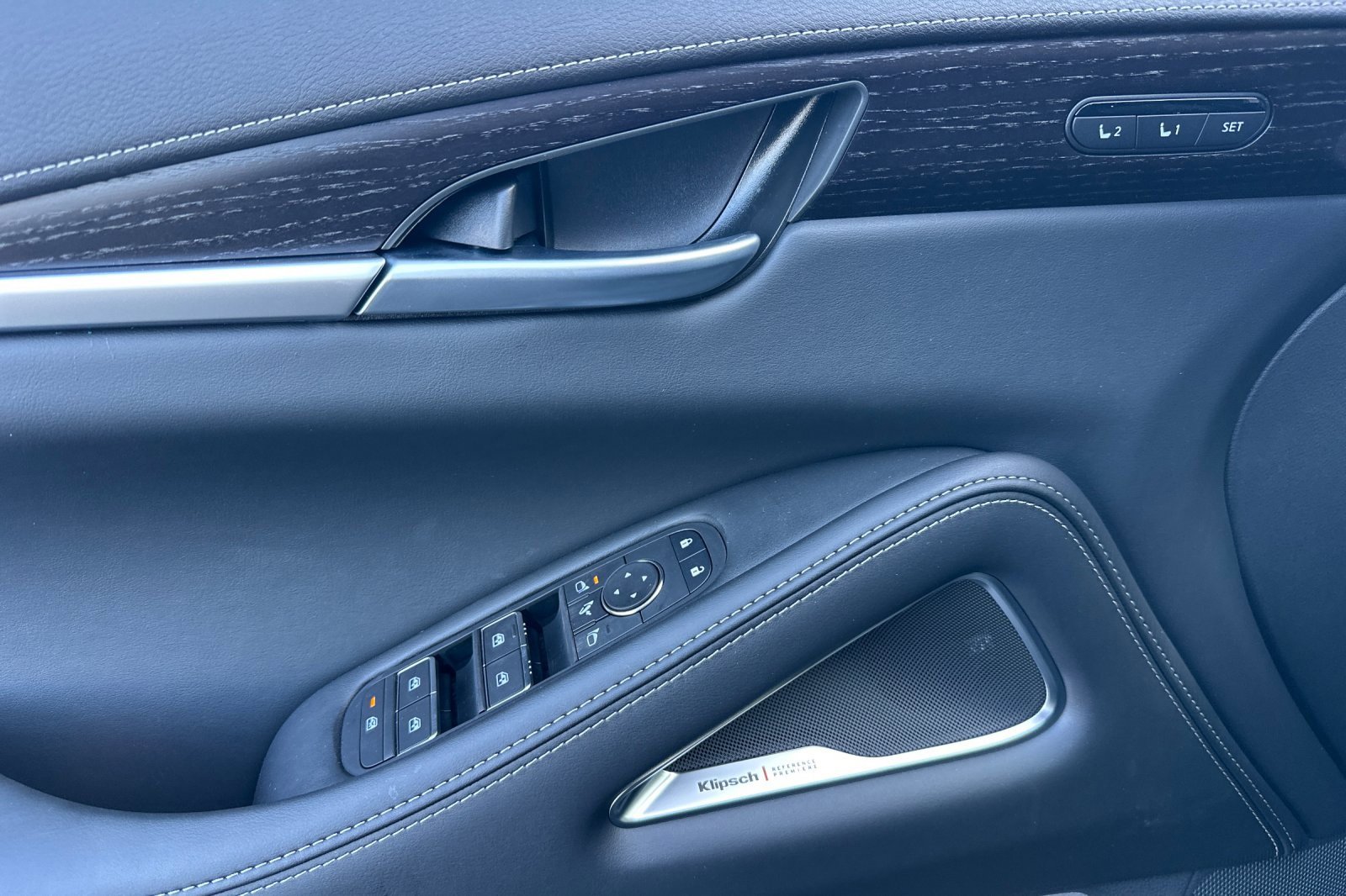 New 2026 INFINITI QX60 Autograph w/ Dark Cargo Package image 10